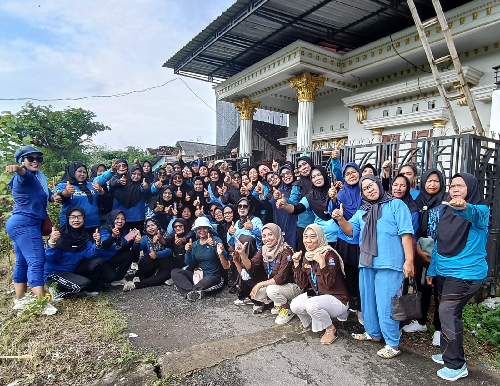 Daily Visit BPR JAS Bersama Komunitas Senam Bunda Cantik Batangan