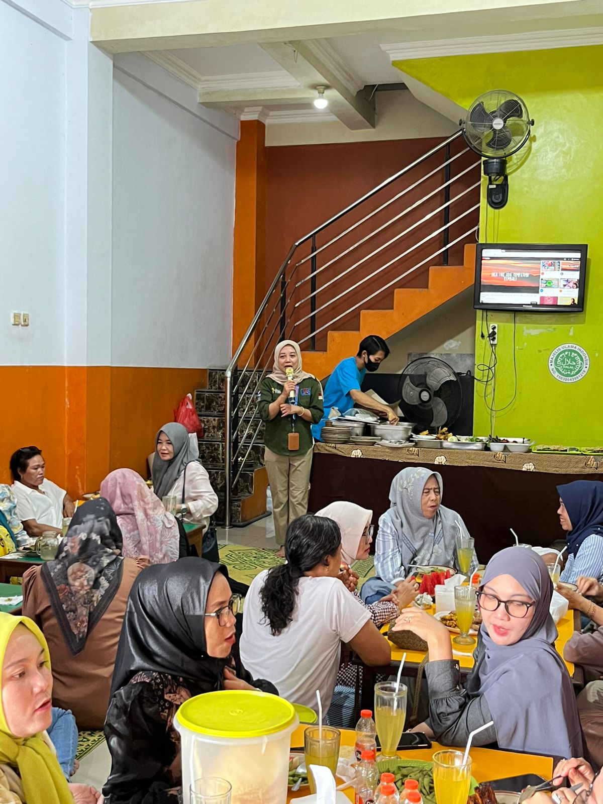 BPR JAS lebih dekat dengan komunitas arisan "Maemura" yang beranggotakan ibu-ibu pengusaha atau sosialita wilayah Juwana dan sekitarnya