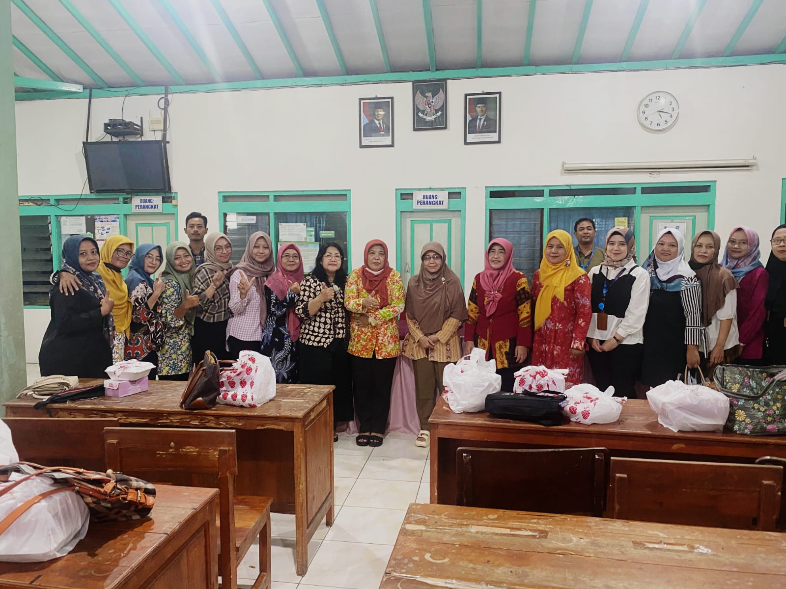 Sosialisasi dan edukasi tentang siap mengahadapi tahun baru dengan finansial yang stabil bersama BPR JAS