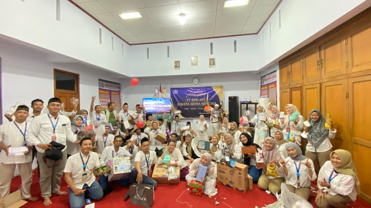 Event Akhir Tahun Tukar kado BPR JAS